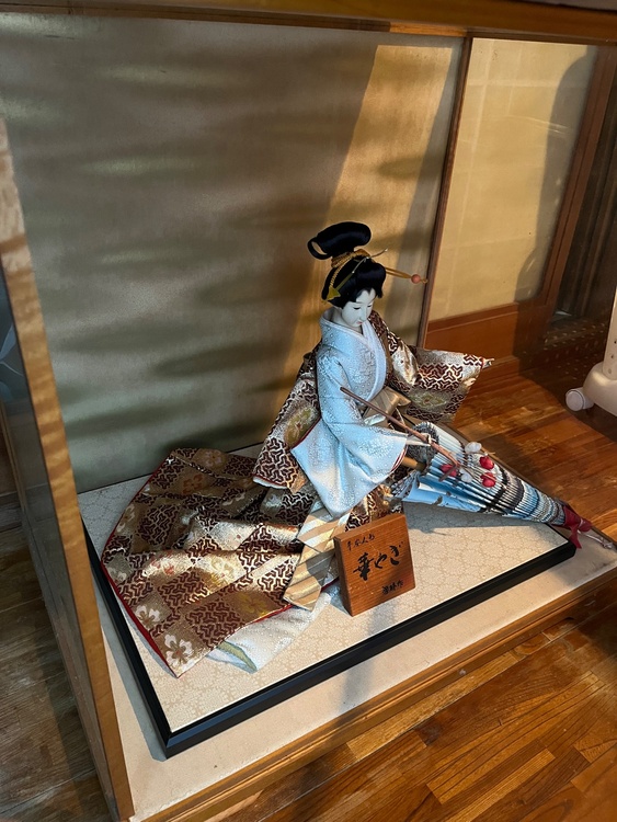 日本人形（美術品・骨董品）の商品画像 - 査定依頼日：2026年6月28日 - 最高査定価格：100,000円