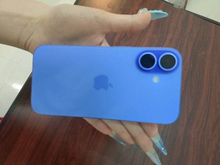 iPhone16 128GB 美品（スマホ）の商品画像 - 査定依頼日：2026年9月2日 - 最高査定価格：90,000円