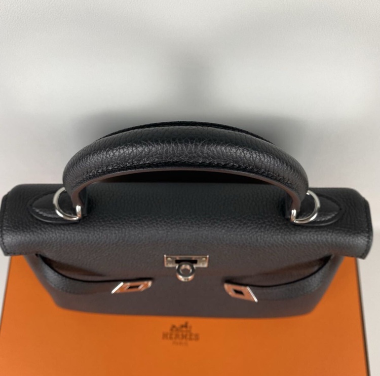 ケリー25 ブラック トゴ W刻印 シルバー金具（ブランドバッグ）の商品画像 - 査定依頼日：2025年10月2日 - 最高査定価格：3,300,000円