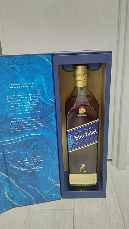 ウイスキー ジョニーウォーカー （お酒）の商品画像 - 査定依頼日：2026年3月15日 - 最高査定価格：15,000円