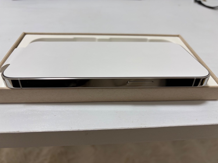 iPhone13Pro ホワイト（スマホ）の商品画像 - 査定依頼日：2026年3月7日 - 最高査定価格：55,000円