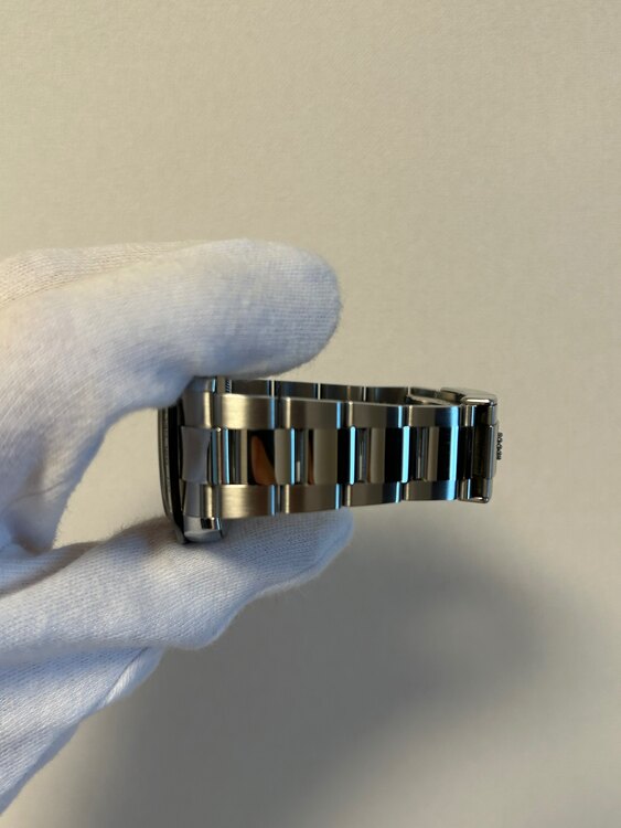 ロレックス デイトナ 116500lm（高級時計）の商品画像 - 査定依頼日：2024年12月26日 - 最高査定価格：3,950,000円