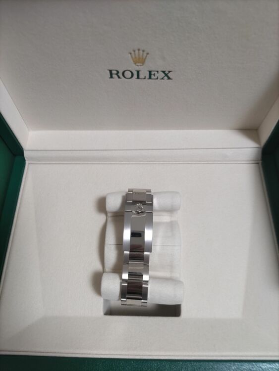 ロレックス GMTマスター 126719blro（高級時計）の商品画像 - 査定依頼日：2025年11月9日 - 最高査定価格：6,050,000円