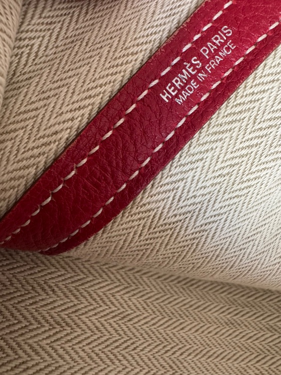 ネゴンダ（ブランドバッグ）の商品画像 - 査定依頼日：2025年10月6日 - 最高査定価格：270,000円