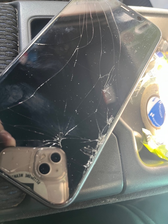 iPhone11 128GB docomo（スマホ）の商品画像 - 査定依頼日：2026年3月22日 - 最高査定価格：15,000円