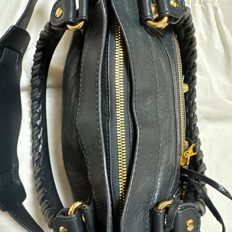 バレンシアガ  （ブランドバッグ）の商品画像 - 査定依頼日：2025年3月30日 - 最高査定価格：95,000円