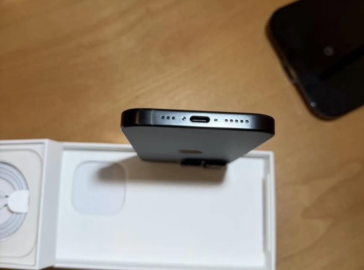 iPhone 16 Pro 128GB SIMフリー（スマホ）の商品画像 - 査定依頼日：2026年1月28日 - 最高査定価格：103,000円