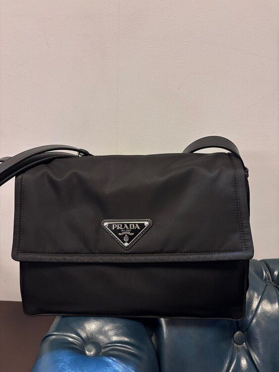 プラダ　バッグ（ブランドバッグ）の商品画像 - 査定依頼日：2025年4月29日 - 最高査定価格：170,000円