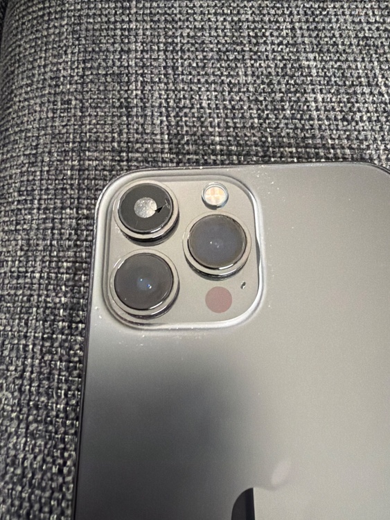iPhone（スマホ）の商品画像 - 査定依頼日：2026年8月27日 - 最高査定価格：54,000円