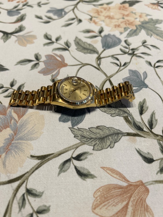 ロレックス デイデイト Full Gol（高級時計）の商品画像 - 査定依頼日：2025年11月4日 - 最高査定価格：2,580,000円