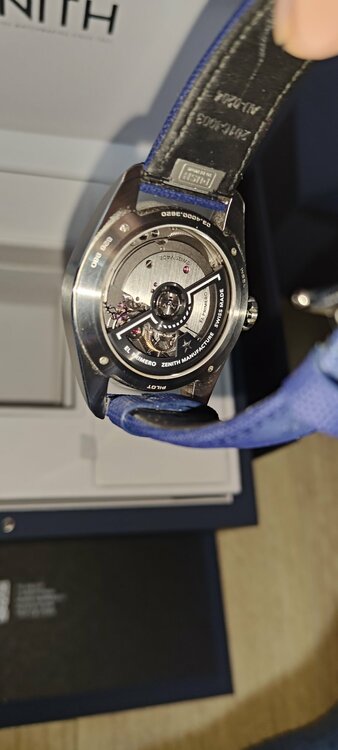 ブティック エディション パイロット オートマティック（高級時計）の商品画像 - 査定依頼日：2026年2月25日 - 最高査定価格：650,000円