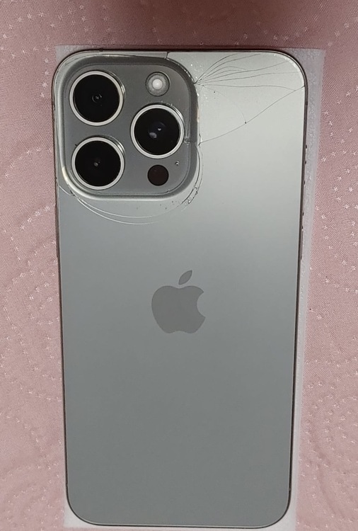 Apple iPhone 15 Pro Max 256GB ナチュラルチタニウム SIMフリー（スマホ）の商品画像 - 査定依頼日：2026年7月21日 - 最高査定価格：99,000円