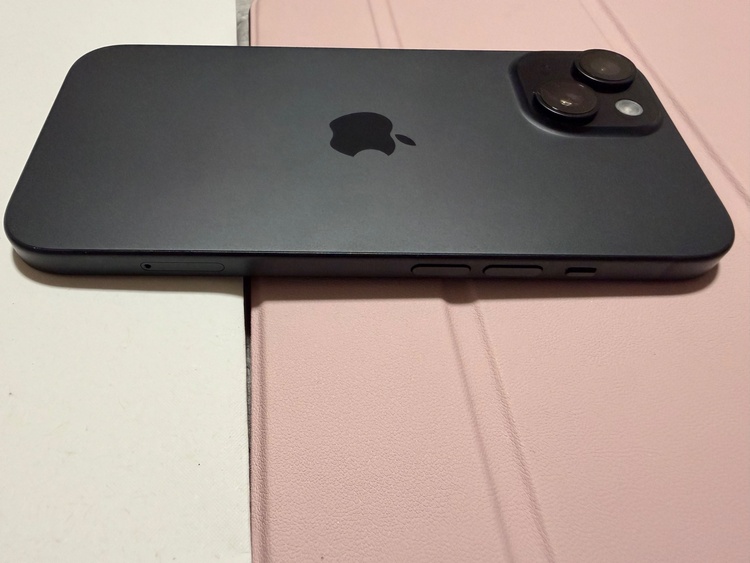 iPhone iPhone 15 128GB SIMフリー（スマホ）の商品画像 - 査定依頼日：2026年7月23日 - 最高査定価格：70,000円