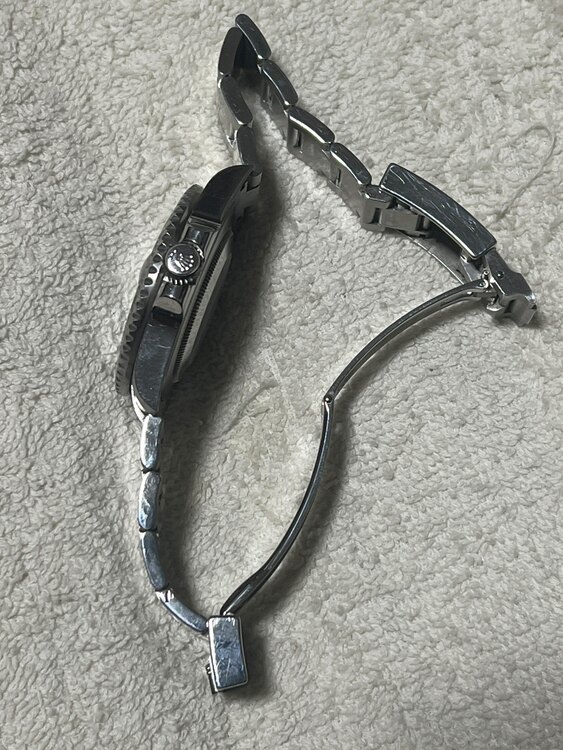 ロレックス GMTマスター 116710L（高級時計）の商品画像 - 査定依頼日：2024年12月11日 - 最高査定価格：1,750,000円