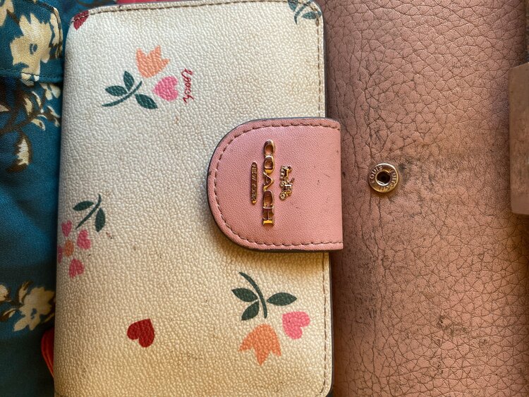 コーチ財布（ブランド財布・小物）の商品画像 - 査定依頼日：2025年2月12日 - 最高査定価格：1,200円