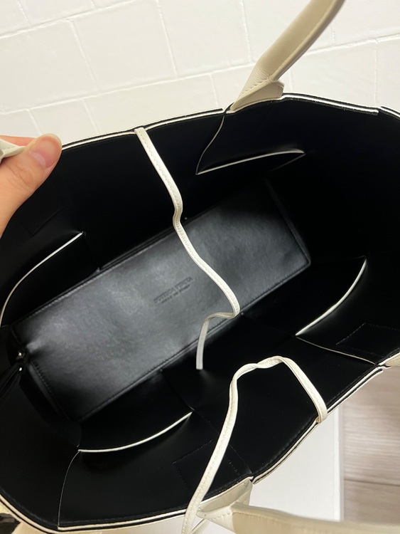 ボッテガ・ヴェネタ  （ブランドバッグ）の商品画像 - 査定依頼日：2025年7月11日 - 最高査定価格：200,000円