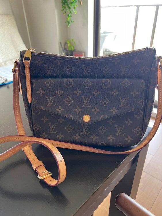 肩がけバック（ブランドバッグ）の商品画像 - 査定依頼日：2025年3月27日 - 最高査定価格：188,000円