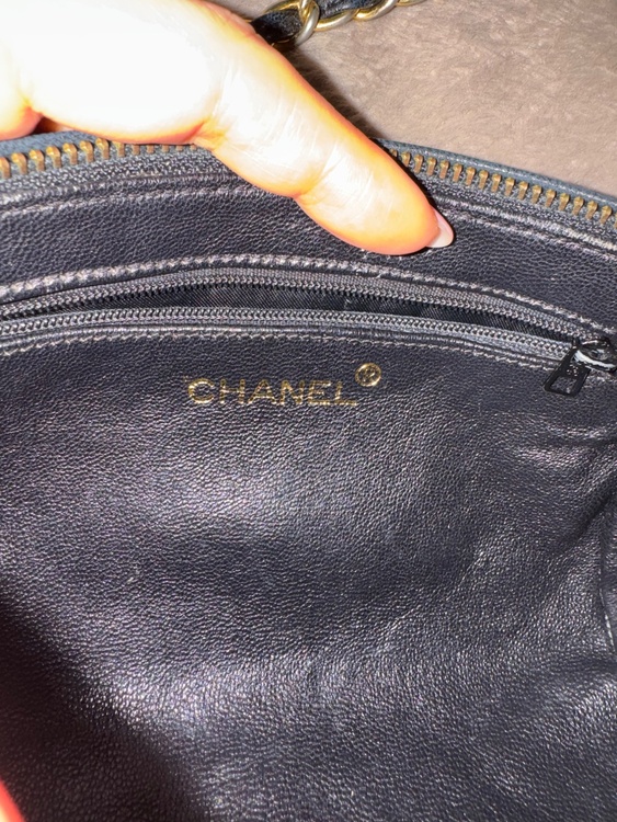 フリンジチェーンショルダー（ブランドバッグ）の商品画像 - 査定依頼日：2026年3月24日 - 最高査定価格：240,000円