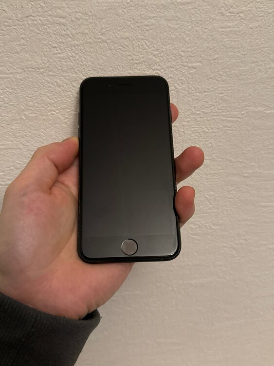 iPhone7 32GB ブラック（スマホ）の商品画像 - 査定依頼日：2025年2月4日 - 最高査定価格：4,000円