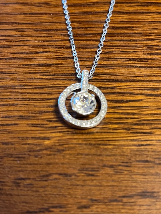 スワロフスキー（ブランド財布・小物）の商品画像 - 査定依頼日：2025年6月13日 - 最高査定価格：1,500円