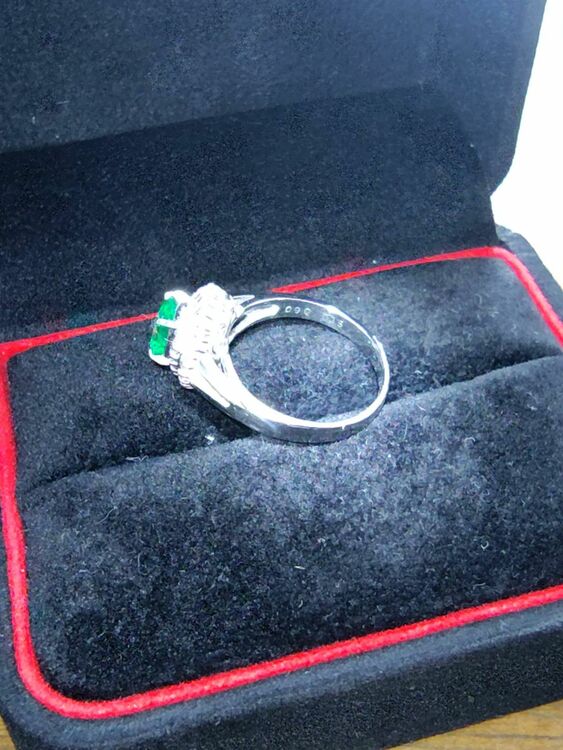 鑑定書を参照してください。　未使用品となります（宝石）の商品画像 - 査定依頼日：2025年11月12日 - 最高査定価格：200,000円