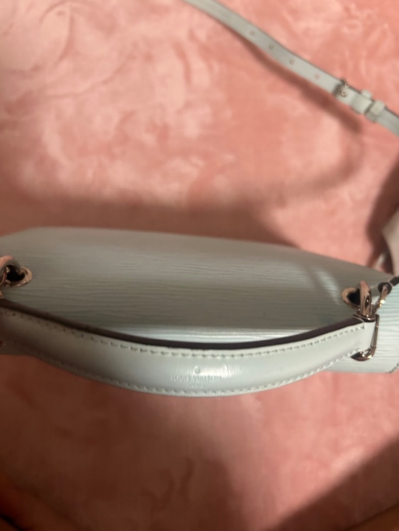 ルイヴィトン エピ （ブランドバッグ）の商品画像 - 査定依頼日：2026年2月19日 - 最高査定価格：100,000円