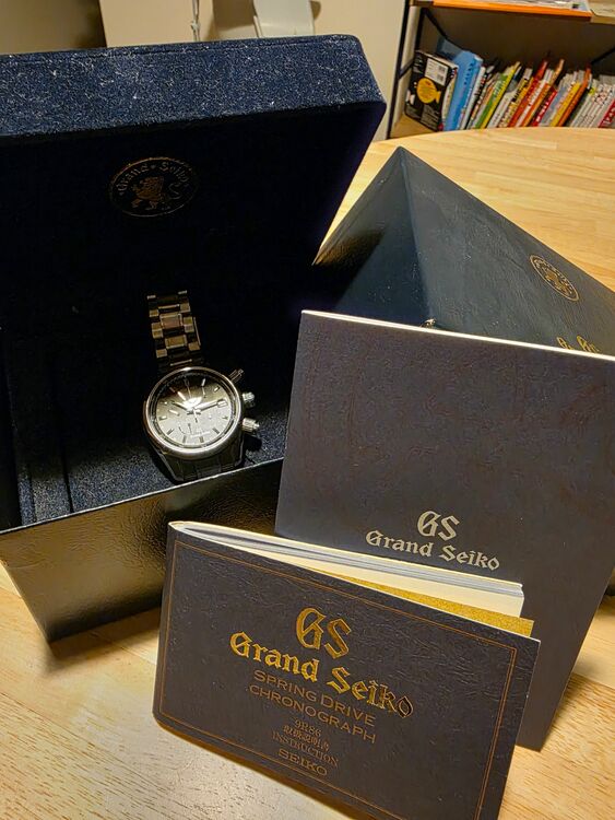 セイコー スプリントドライブ 9R86（高級時計）の商品画像 - 査定依頼日：2025年8月11日 - 最高査定価格：350,000円