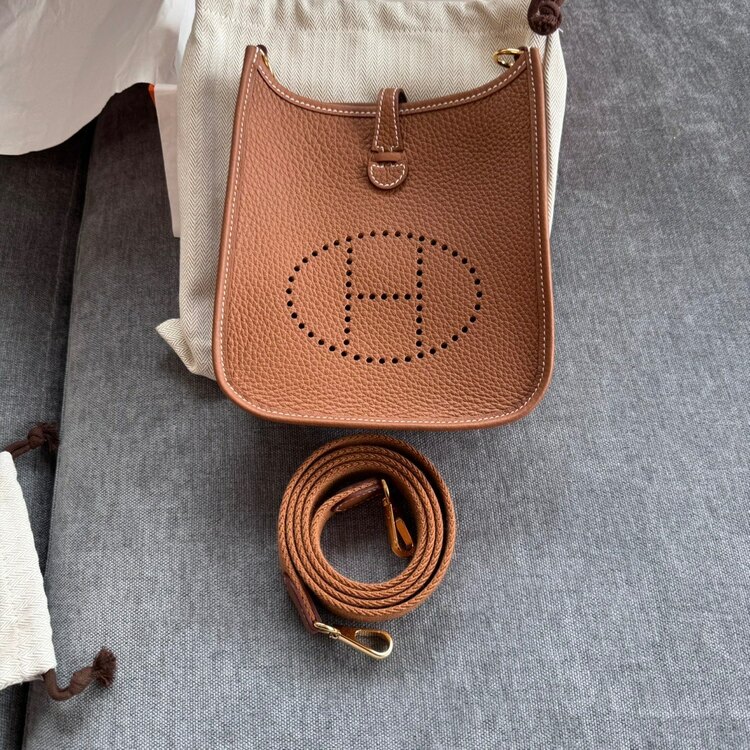 エルメス エブリン （ブランドバッグ）の商品画像 - 査定依頼日：2025年4月8日 - 最高査定価格：370,000円