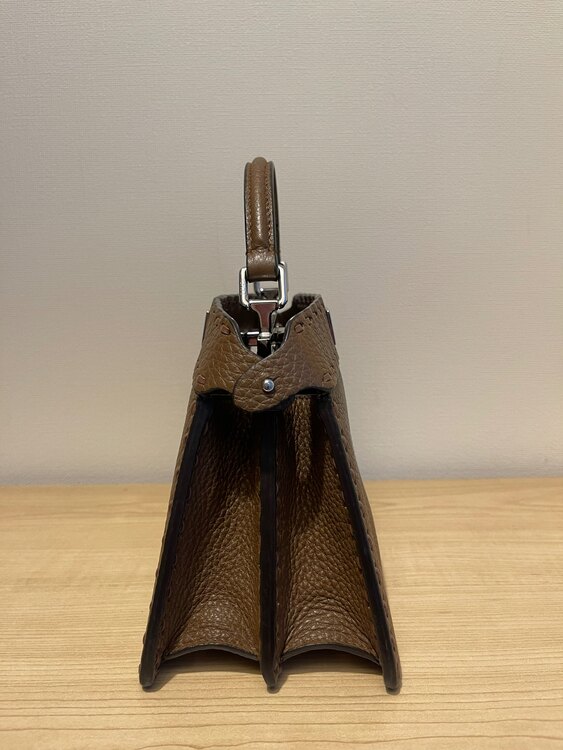 フェンディ  （ブランドバッグ）の商品画像 - 査定依頼日：2025年5月26日 - 最高査定価格：300,000円