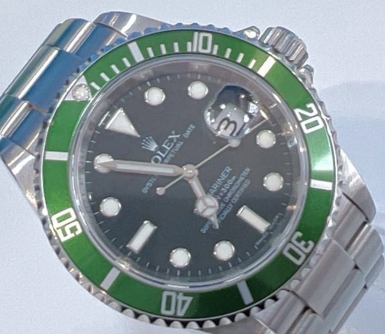 ロレックス　サブマリーナ　グリーン（高級時計）の商品画像 - 査定依頼日：2026年4月22日 - 最高査定価格：2,250,000円