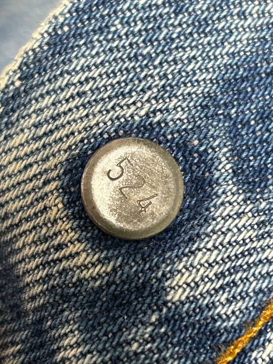 リーバイス 501 刻印524（古着・ファッション）の商品画像 - 査定依頼日：2025年10月10日 - 最高査定価格：100,000円