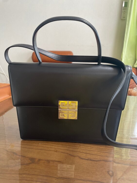 ハンドバック（ブランドバッグ）の商品画像 - 査定依頼日：2025年2月11日 - 最高査定価格：13,000円