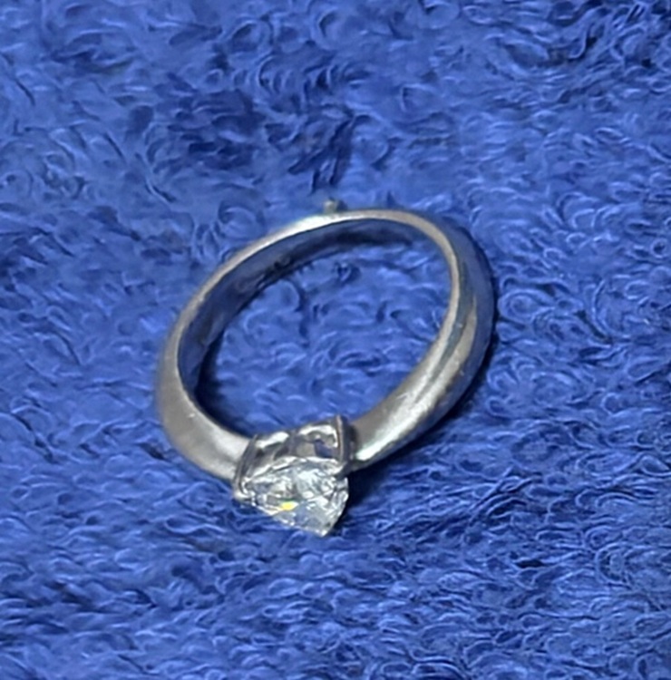 ダイヤの指輪（金・貴金属）の商品画像 - 査定依頼日：2025年9月6日 - 最高査定価格：100,000円