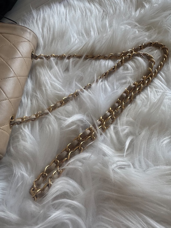 CHANEL ダイアナフラップ　ベージュ（ブランドバッグ）の商品画像 - 査定依頼日：2026年8月7日 - 最高査定価格：980,000円