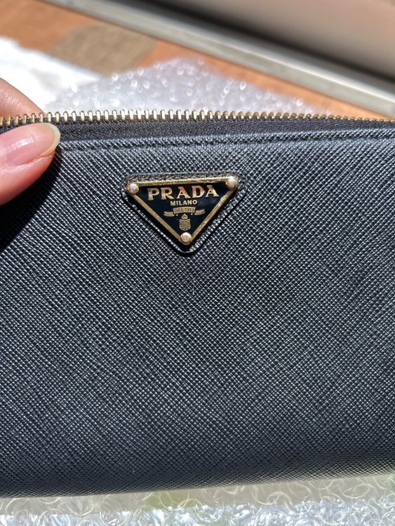 サフィアーノレザー　長財布（古着・ファッション）の商品画像 - 査定依頼日：2025年7月26日 - 最高査定価格：20,000円