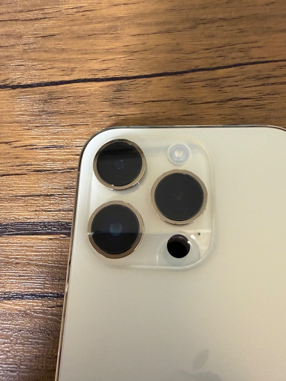 iPhone iPhone 14 Pro 128GB au（スマホ）の商品画像 - 査定依頼日：2026年8月14日 - 最高査定価格：70,000円