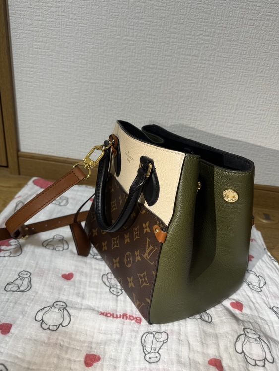 フォールド・トートPM（ブランドバッグ）の商品画像 - 査定依頼日：2026年6月4日 - 最高査定価格：200,000円