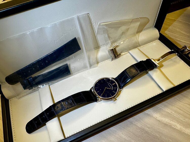 ランゲ＆ゾーネ サクソニア 205.08（高級時計）の商品画像 - 査定依頼日：2025年4月2日 - 最高査定価格：2,770,000円