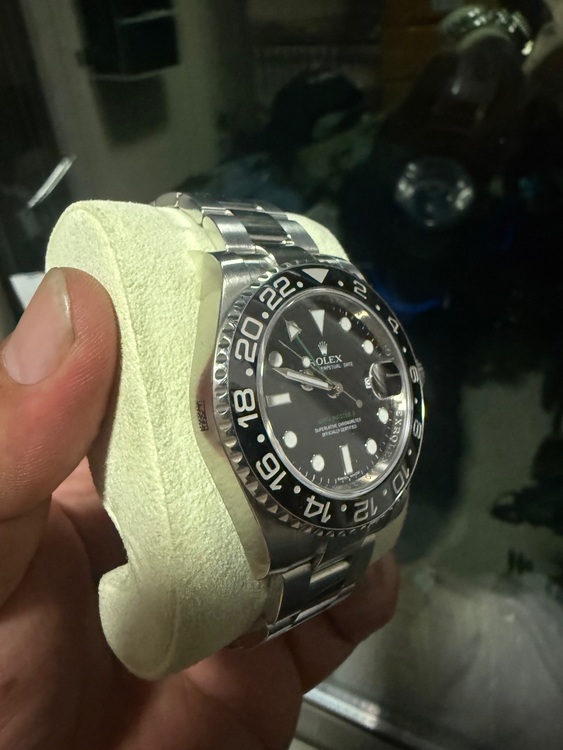 ロレックス GMTマスター 116710lm（高級時計）の商品画像 - 査定依頼日：2025年8月17日 - 最高査定価格：1,800,000円