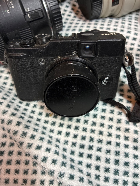 X10（カメラ）の商品画像 - 査定依頼日：2026年4月7日 - 最高査定価格：23,000円