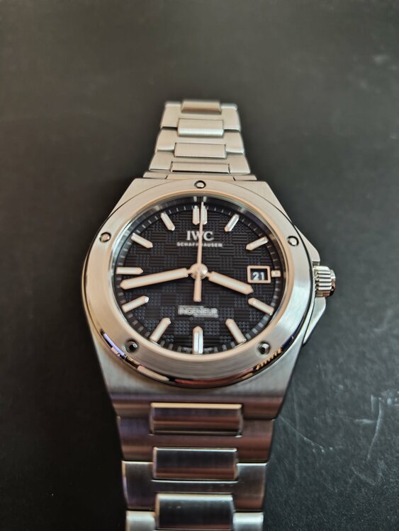 IWCインヂュニア・オートマティック 40（高級時計）の商品画像 - 査定依頼日：2026年1月9日 - 最高査定価格：1,250,000円