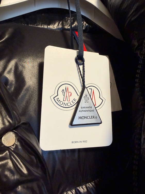 MONCLER MAYA 70 GIUBBOTTO（古着・ファッション）の商品画像 - 査定依頼日：2026年1月17日 - 最高査定価格：91,000円