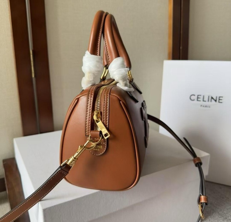 セリーヌ  （ブランドバッグ）の商品画像 - 査定依頼日：2025年9月21日 - 最高査定価格：220,000円