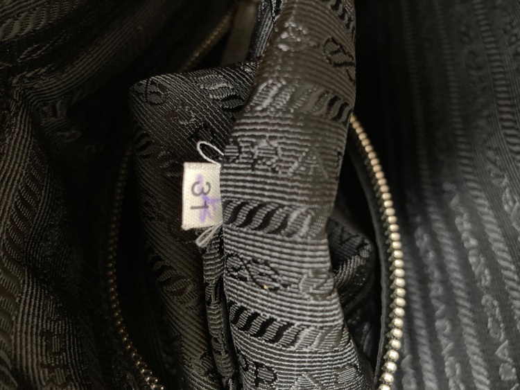 プラダ  （ブランドバッグ）の商品画像 - 査定依頼日：2025年9月29日 - 最高査定価格：22,000円