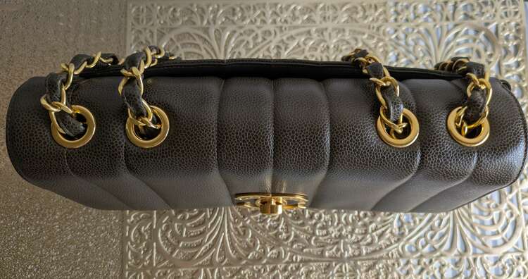 キャビアスキン ショルダーバッグ ブラウン（ブランドバッグ）の商品画像 - 査定依頼日：2025年5月24日 - 最高査定価格：650,000円