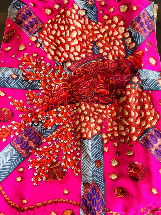 エルメス、マキシ・ツイリー・カット（ブランドバッグ）の商品画像 - 査定依頼日：2025年8月3日 - 最高査定価格：63,000円