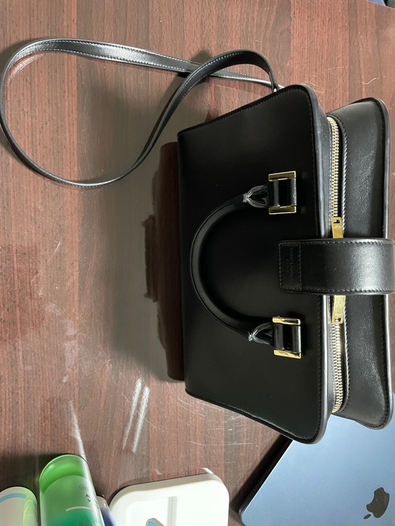 イブサンローラン  （ブランドバッグ）の商品画像 - 査定依頼日：2025年12月25日 - 最高査定価格：65,000円