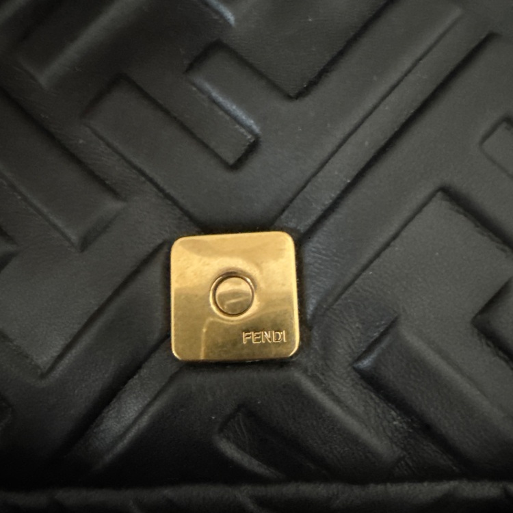 フェンディ  （ブランドバッグ）の商品画像 - 査定依頼日：2025年6月4日 - 最高査定価格：200,000円