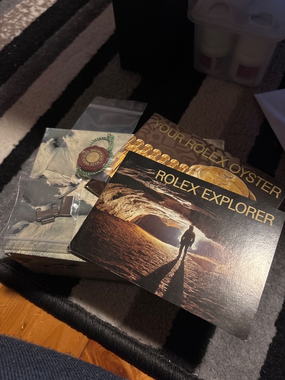 ロレックス エクスプローラー 1427（高級時計）の商品画像 - 査定依頼日：2025年10月27日 - 最高査定価格：1,000,000円