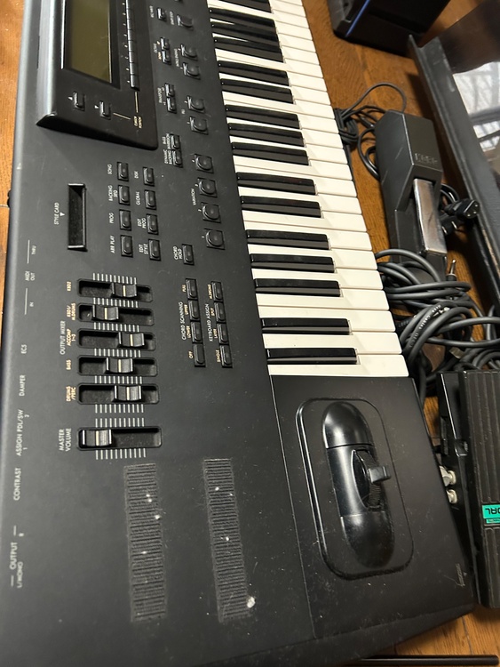 モデル13（ピアノ・楽器・PA機材）の商品画像 - 査定依頼日：2026年3月14日 - 最高査定価格：4,000円